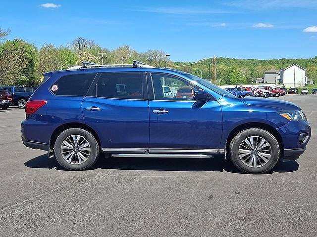 2017 NISSAN Pathfinder