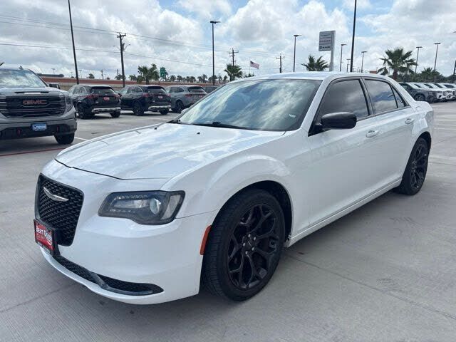 2019 CHRYSLER 300