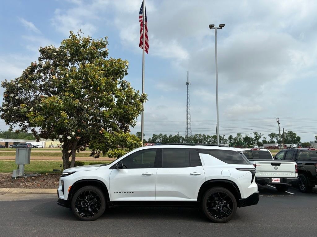 2024 CHEVROLET Traverse