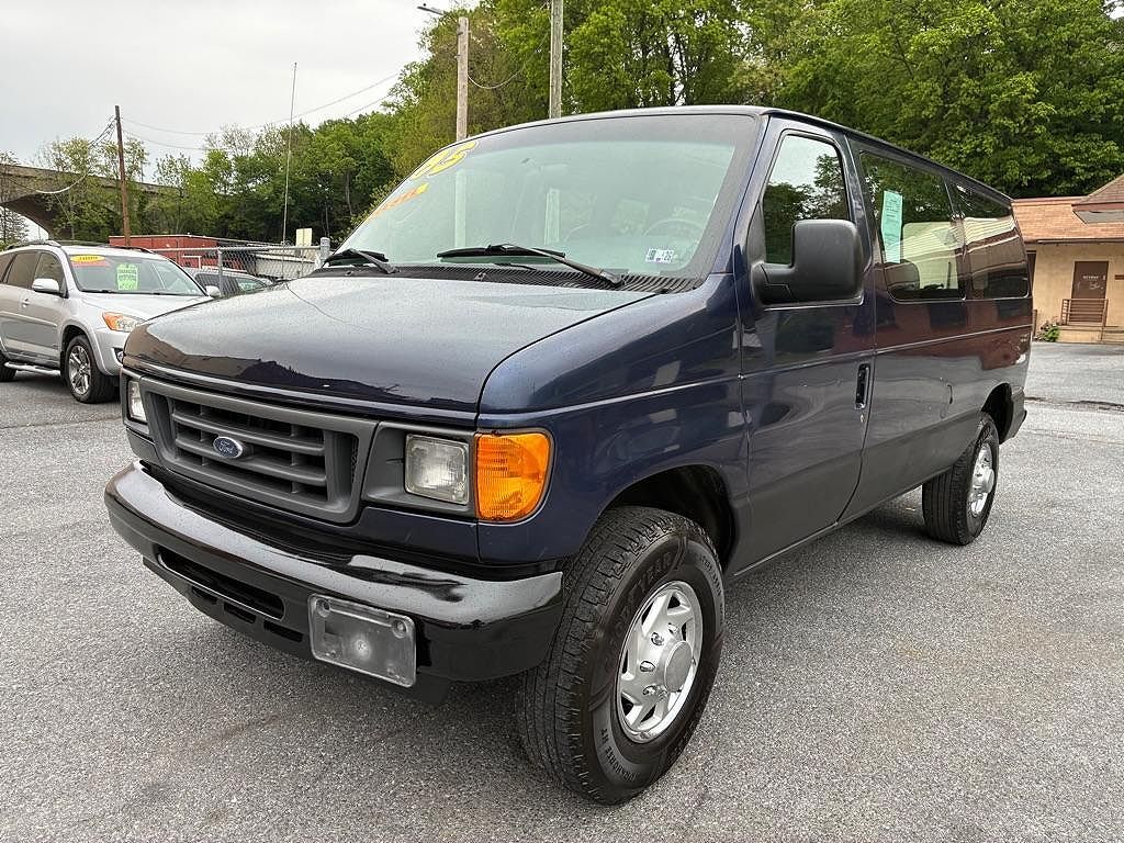 2005 FORD E-350
