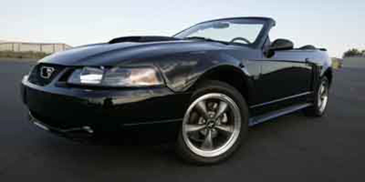 2004 FORD Mustang