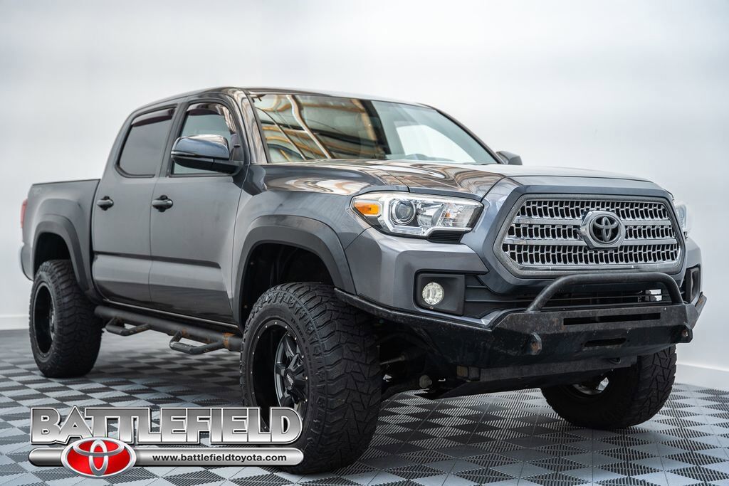 2017 TOYOTA Tacoma