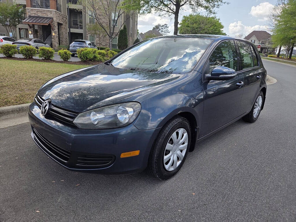 2011 VOLKSWAGEN Golf