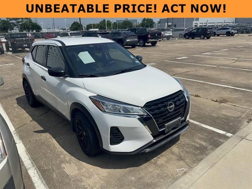 2022 NISSAN Kicks