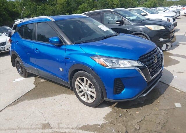 2021 NISSAN Kicks