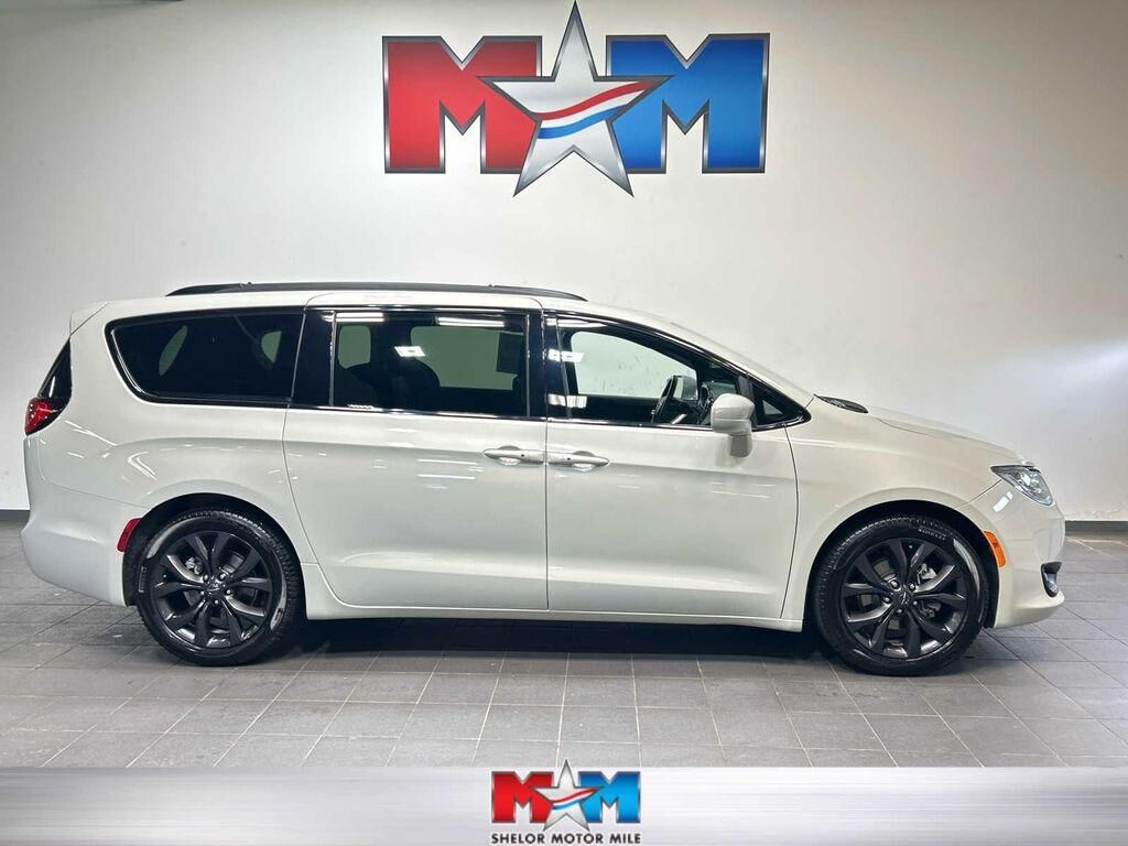 2019 CHRYSLER Pacifica