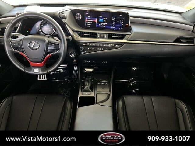 2019 LEXUS ES