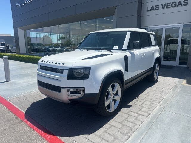 2024 LAND ROVER Defender