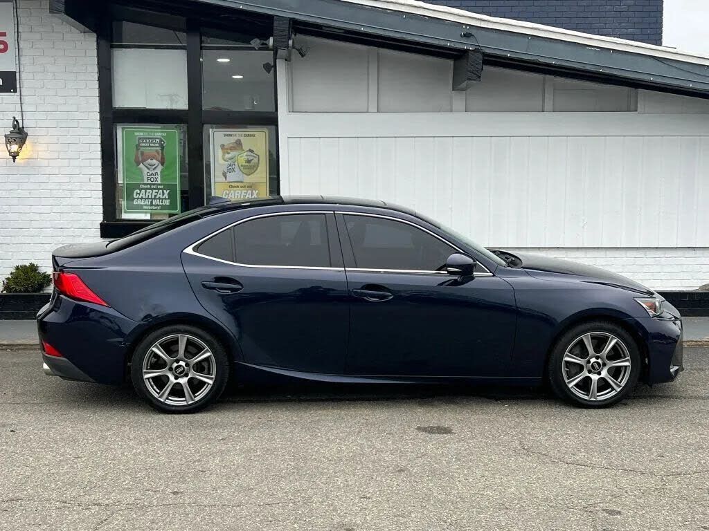 2018 LEXUS IS