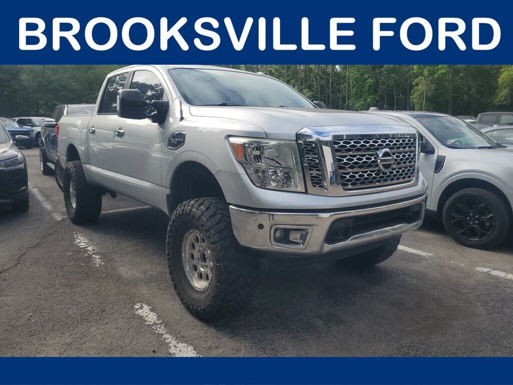 2017 NISSAN Titan