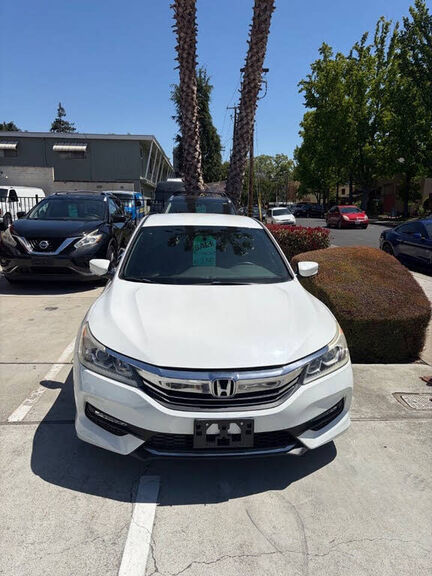 2017 HONDA Accord