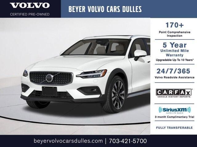 2025 VOLVO V60CC