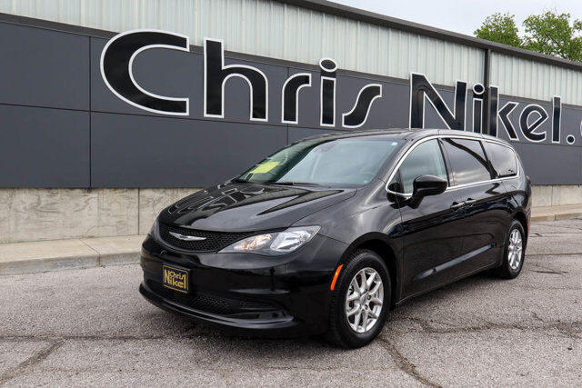 2023 CHRYSLER Voyager