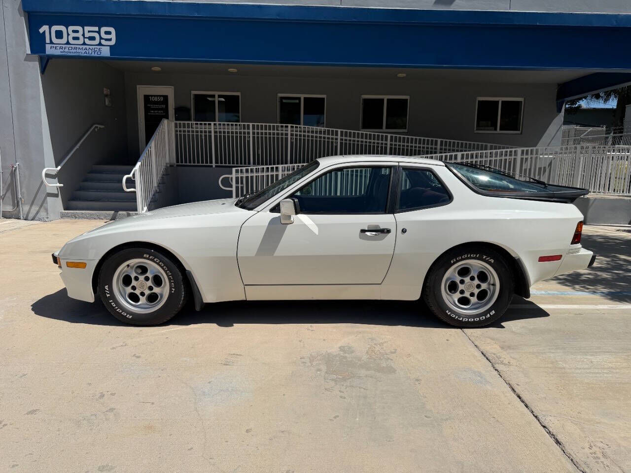 1986 PORSCHE 944