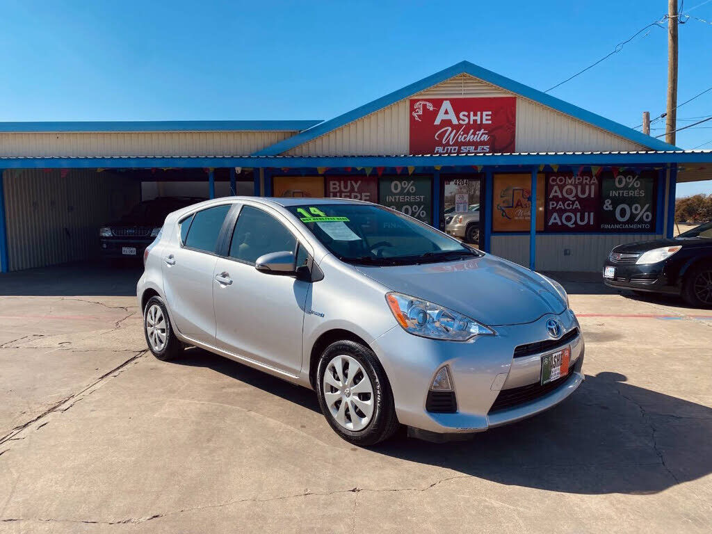 2014 TOYOTA Prius