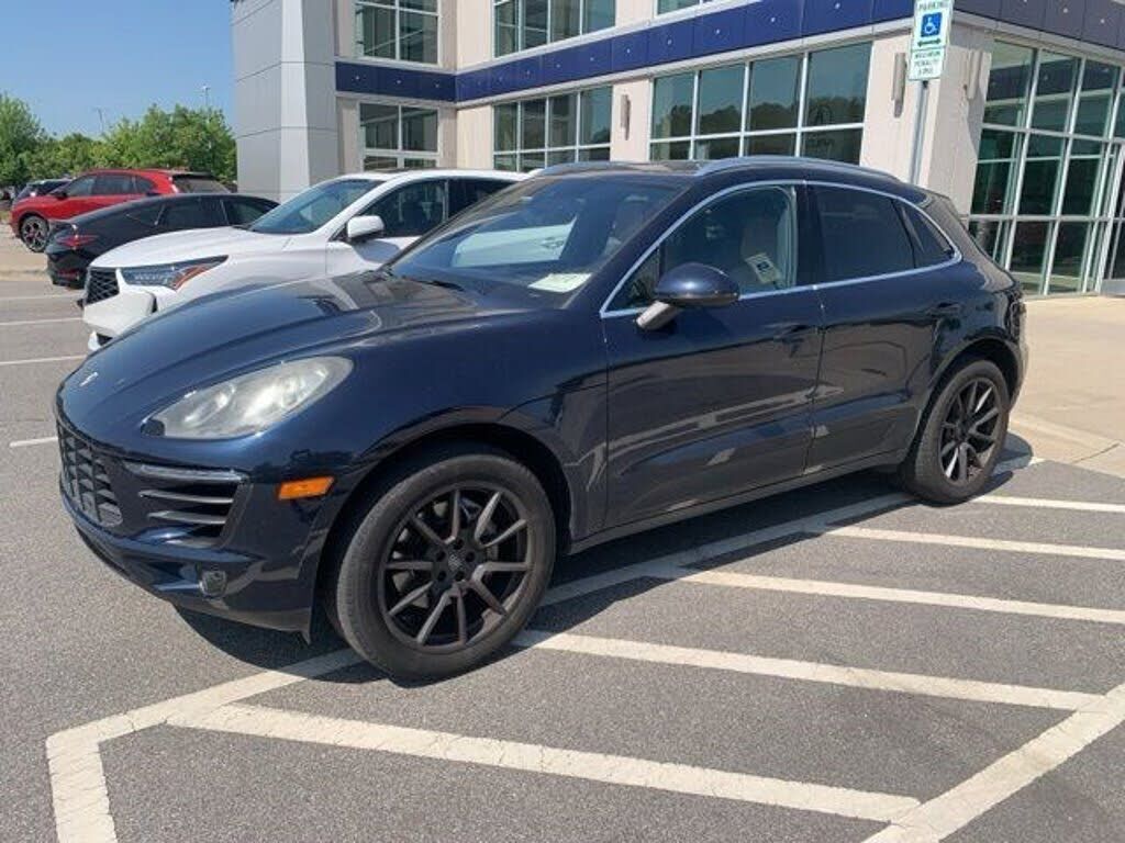 2017 PORSCHE Macan