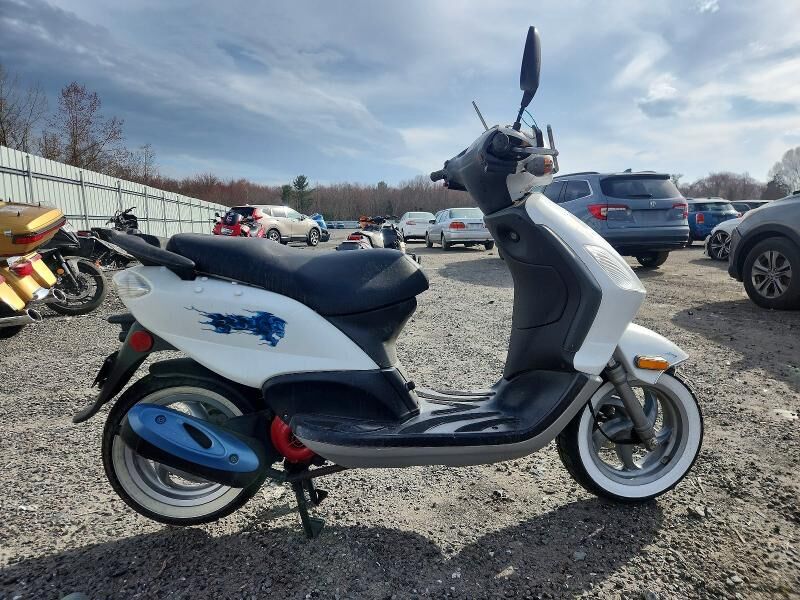 2009 PIAGGIO AND VESPA LX/LXV