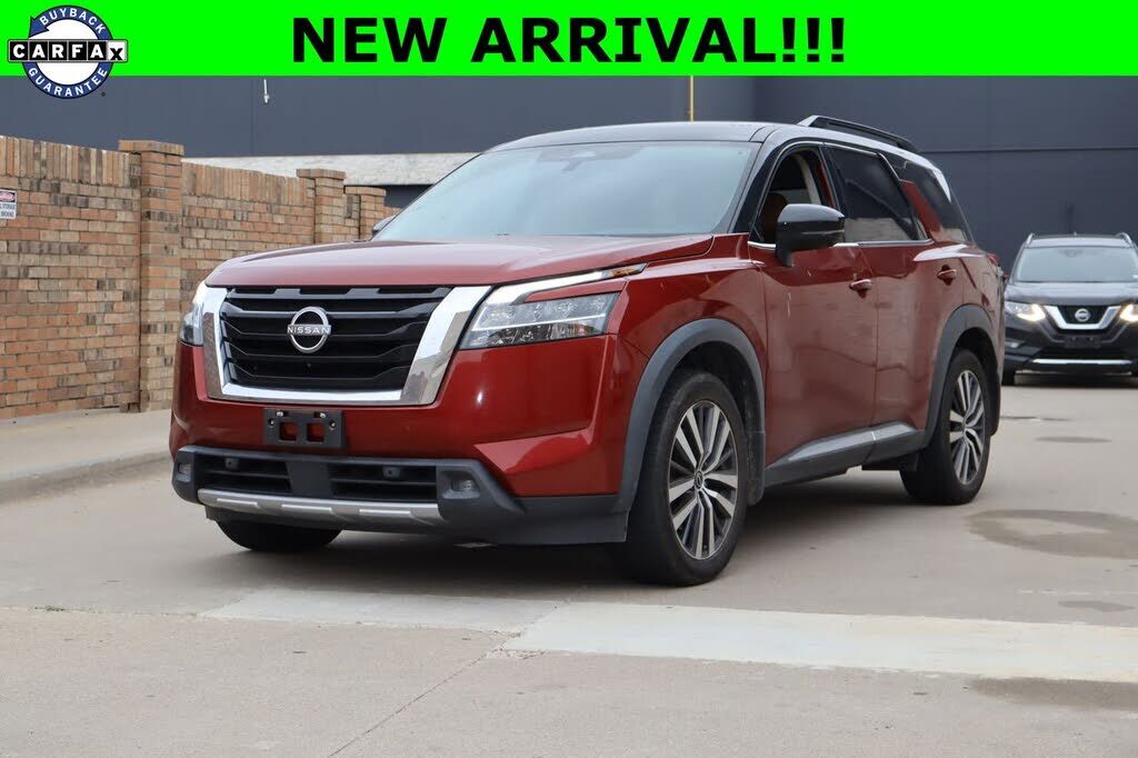2022 NISSAN Pathfinder