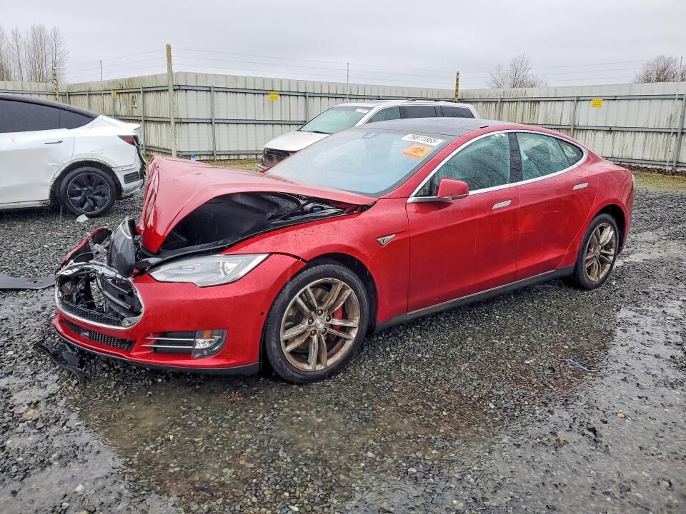 2015 TESLA Model S