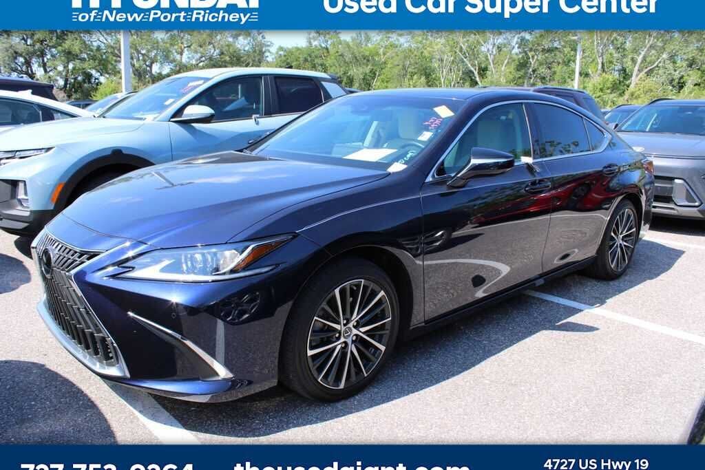2025 LEXUS ES