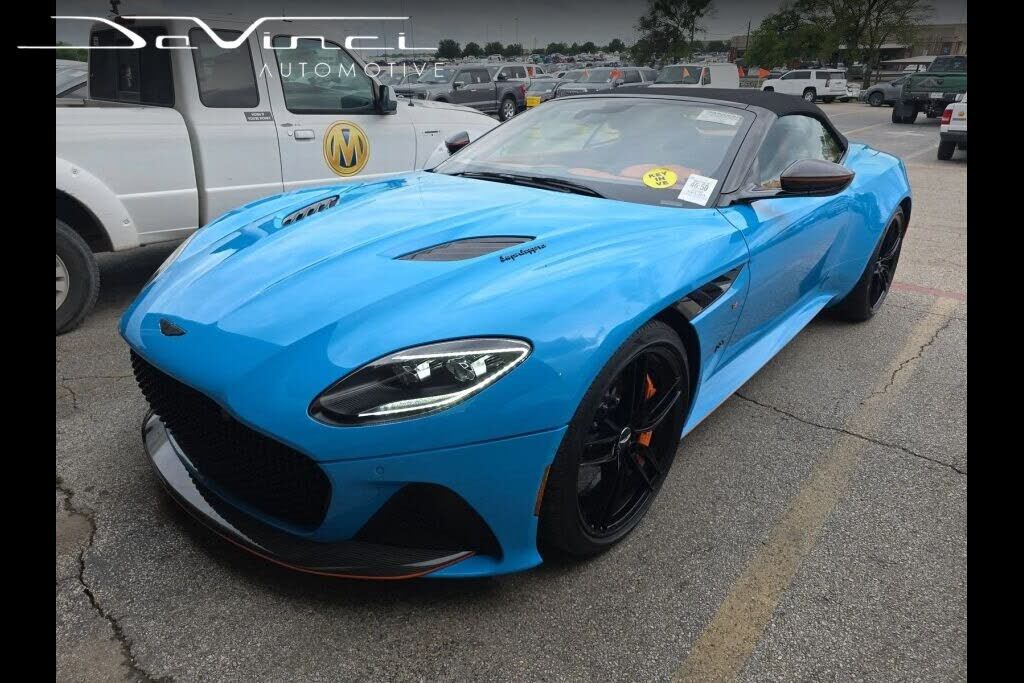 2022 ASTON MARTIN DBS
