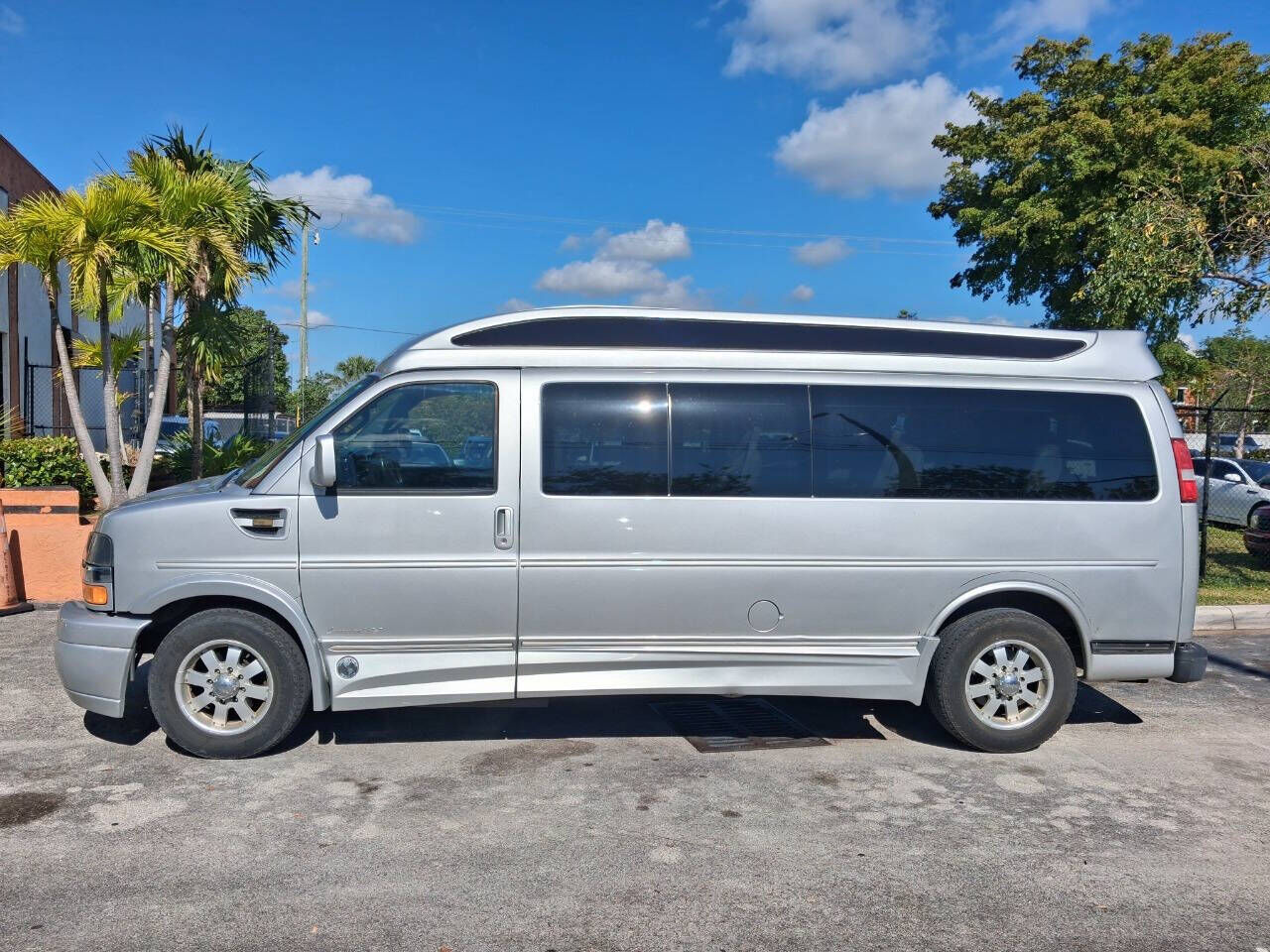 2017 CHEVROLET Express