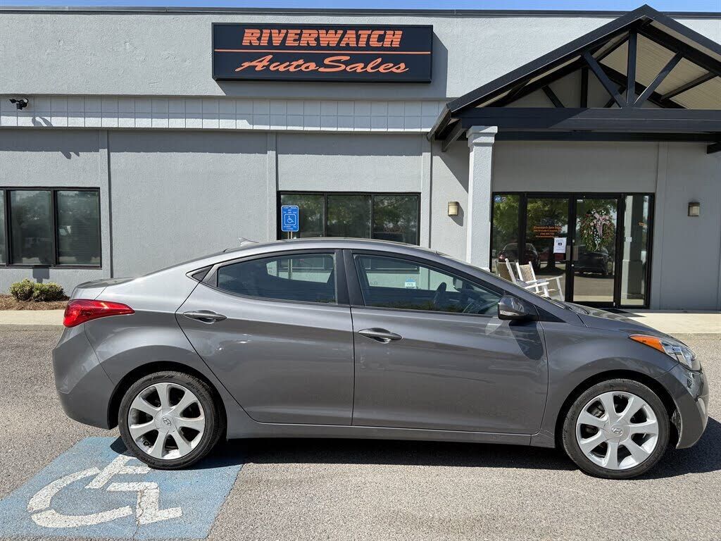 2012 HYUNDAI Elantra