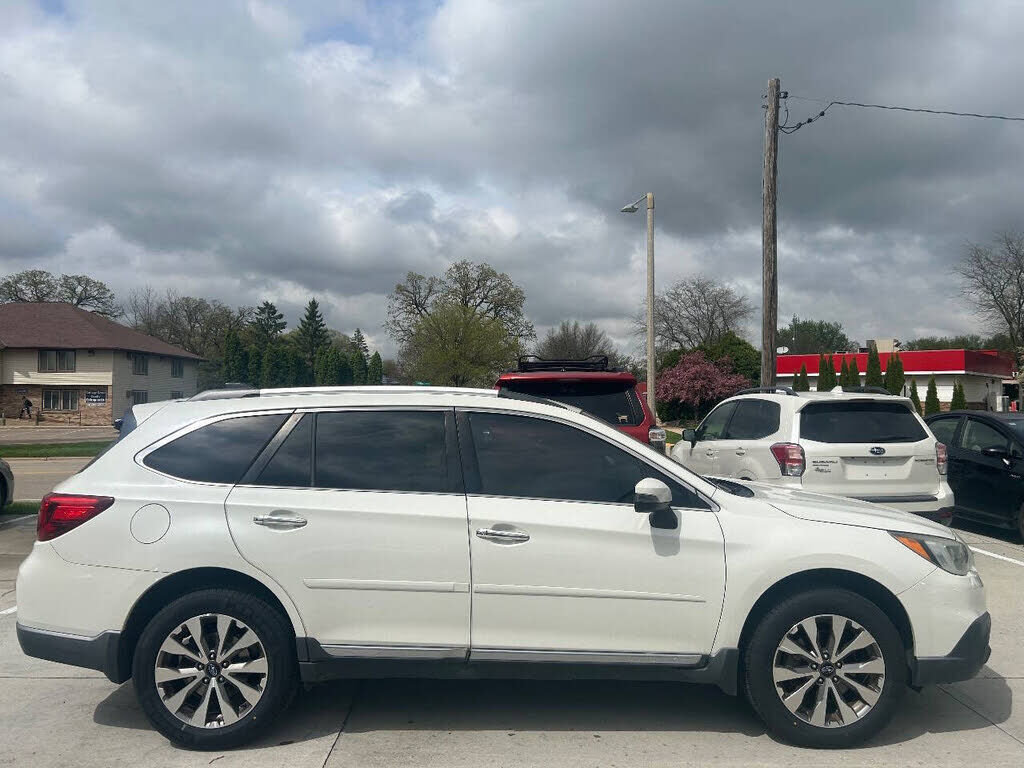2017 SUBARU Outback