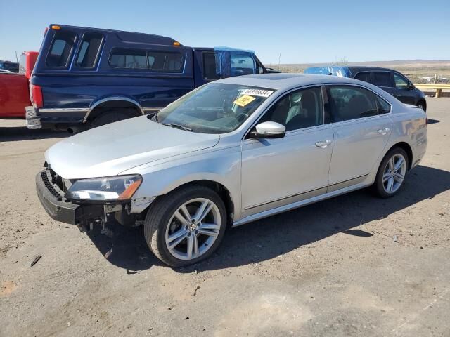 2013 VOLKSWAGEN Passat