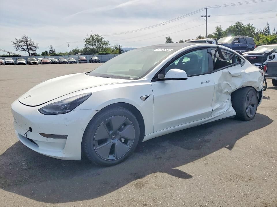 2022 TESLA Model 3
