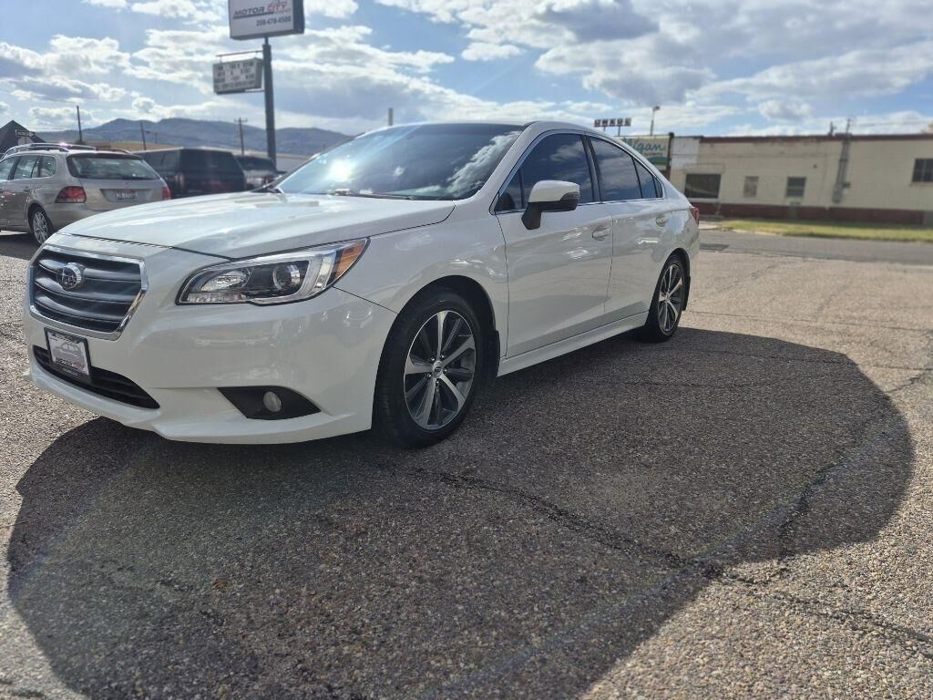 2017 SUBARU Legacy