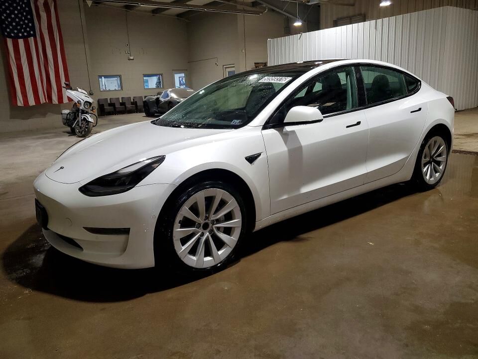 2022 TESLA Model 3