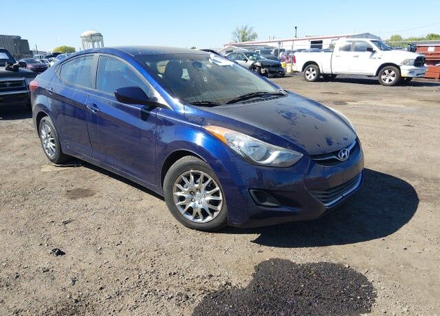 2013 HYUNDAI Elantra