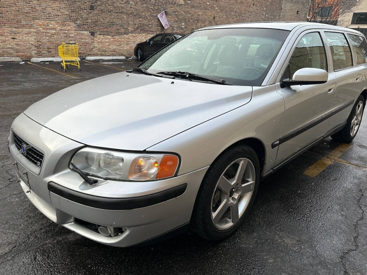 2004 VOLVO V70