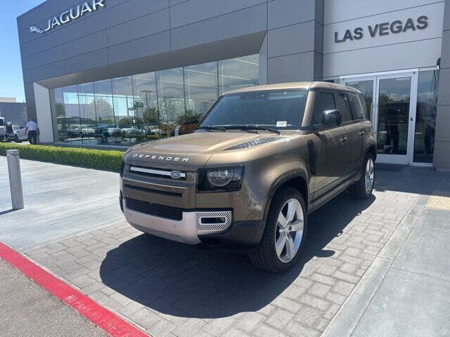 2024 LAND ROVER Defender