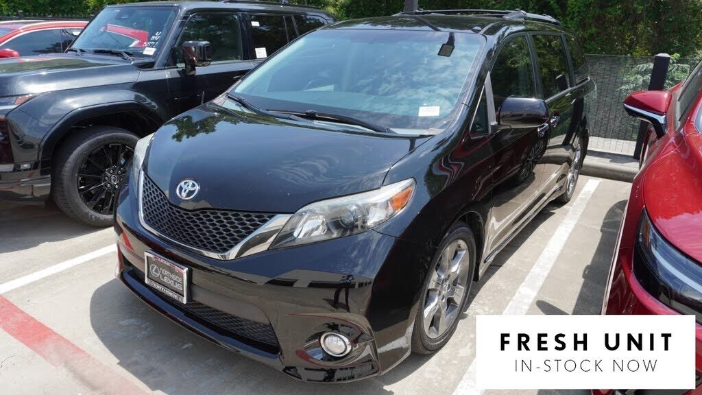 2014 TOYOTA Sienna