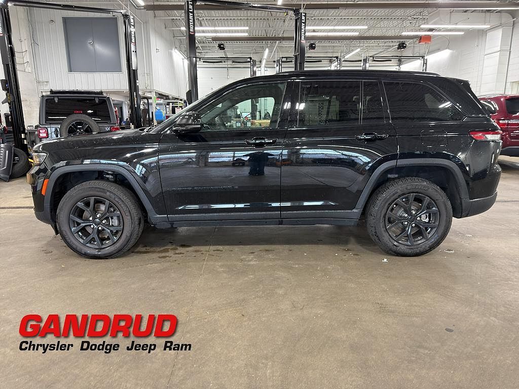 2025 JEEP Grand Cherokee