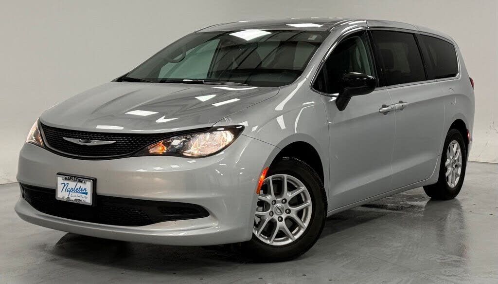 2024 CHRYSLER Voyager