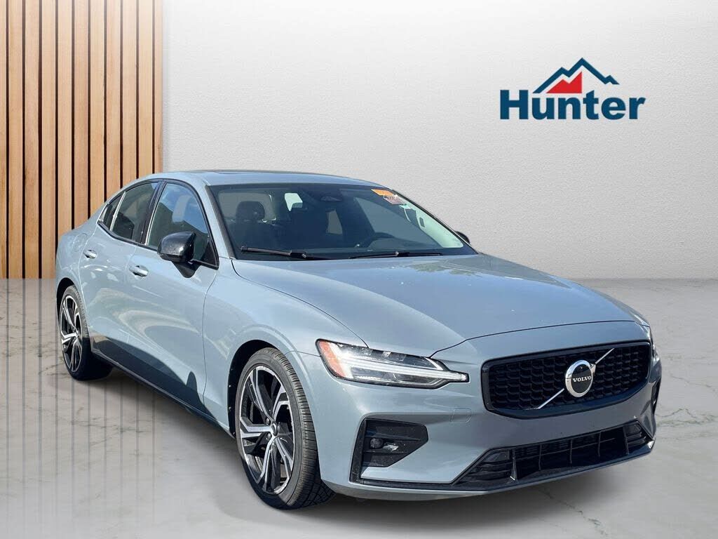 2024 VOLVO S60
