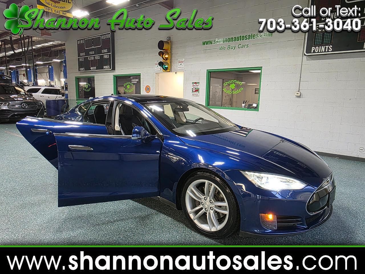 2015 TESLA Model S
