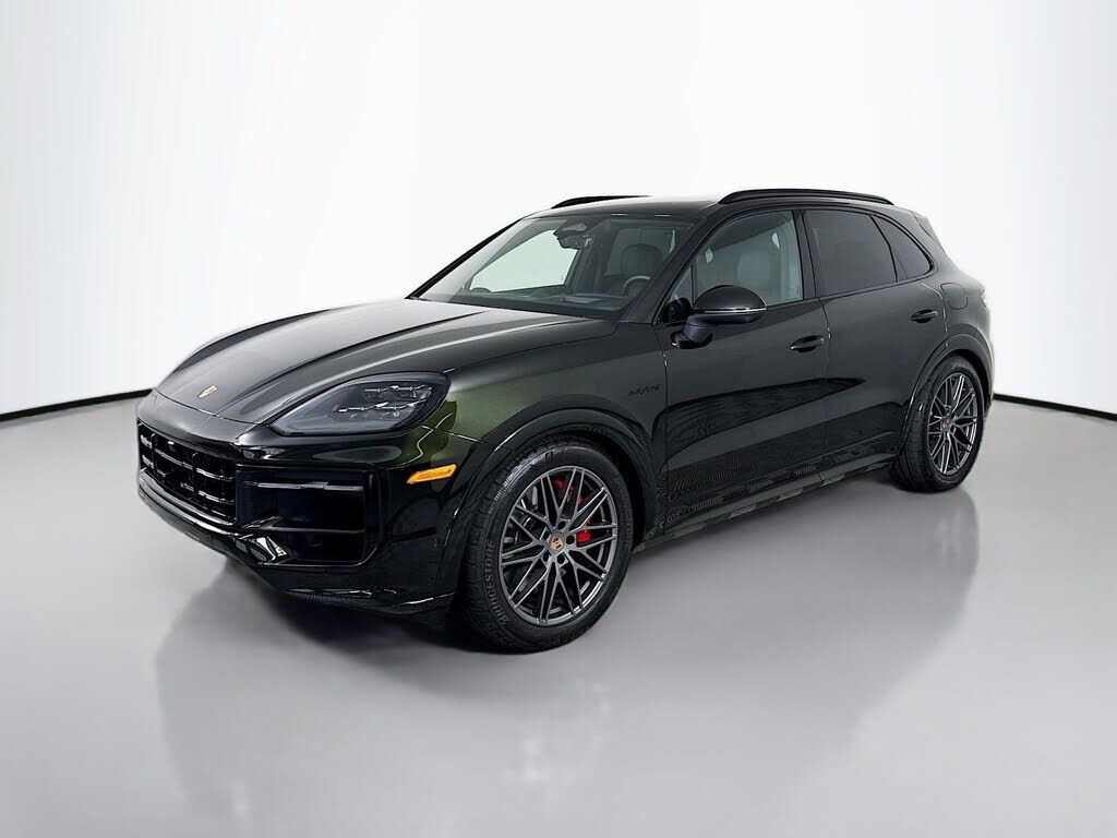 2026 PORSCHE Cayenne