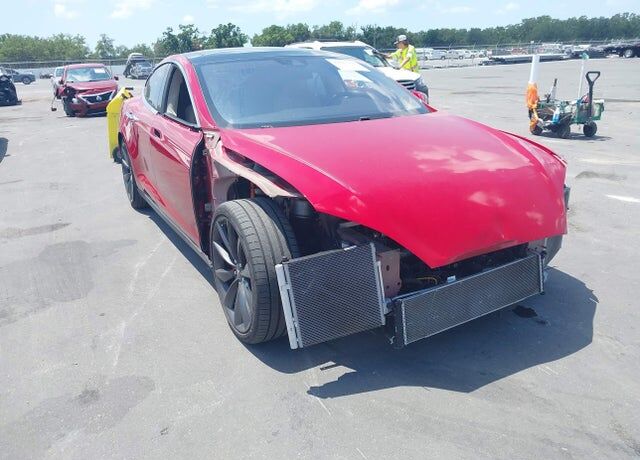2015 TESLA Model S