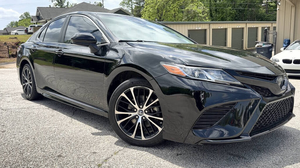 2019 TOYOTA Camry