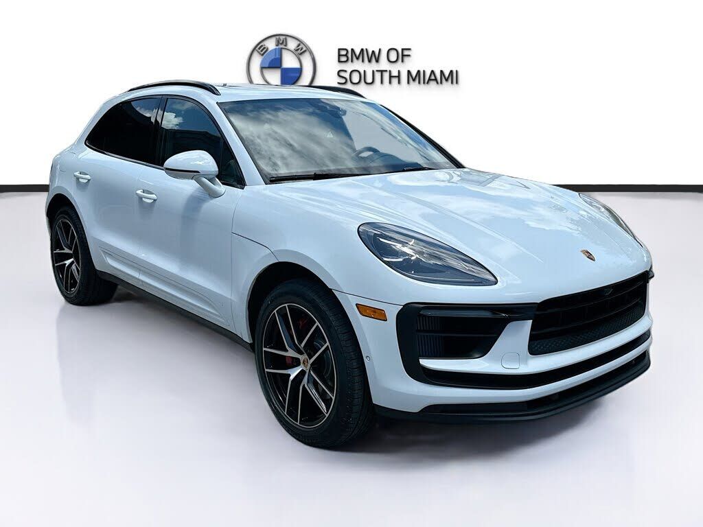 2022 PORSCHE Macan