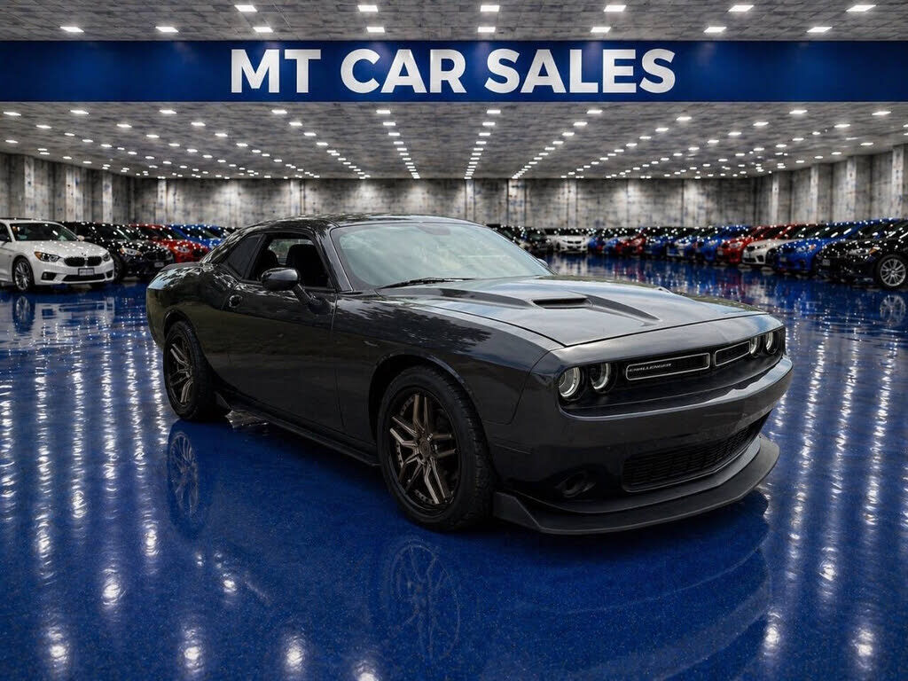 2017 DODGE Challenger