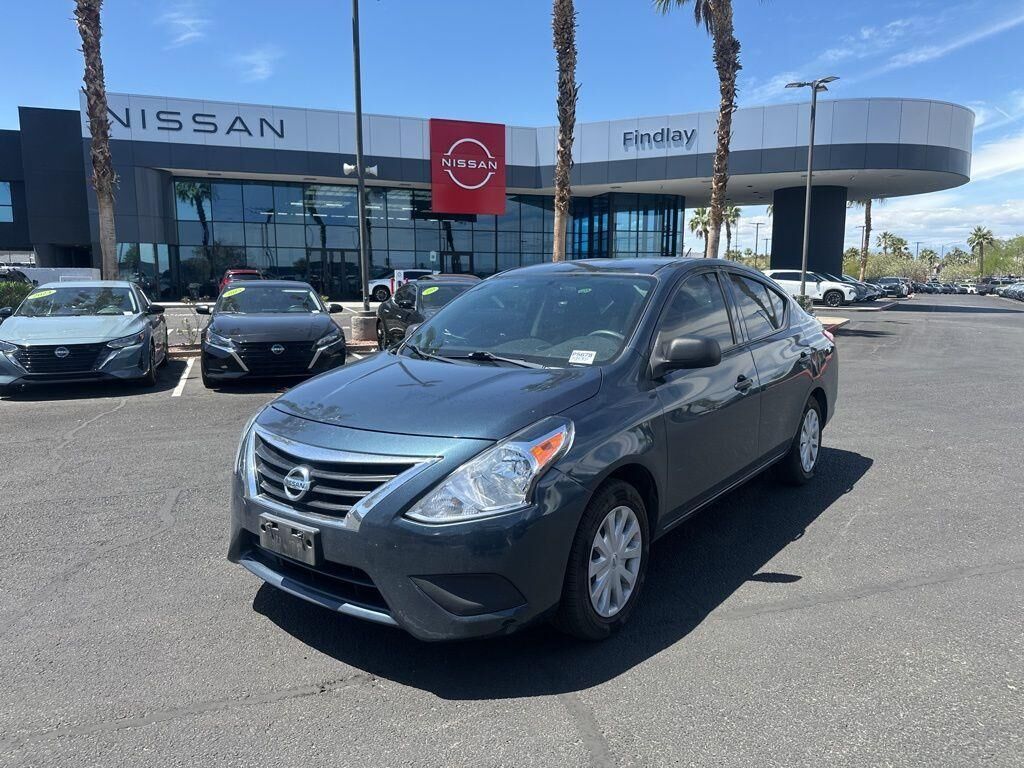 2015 NISSAN Versa
