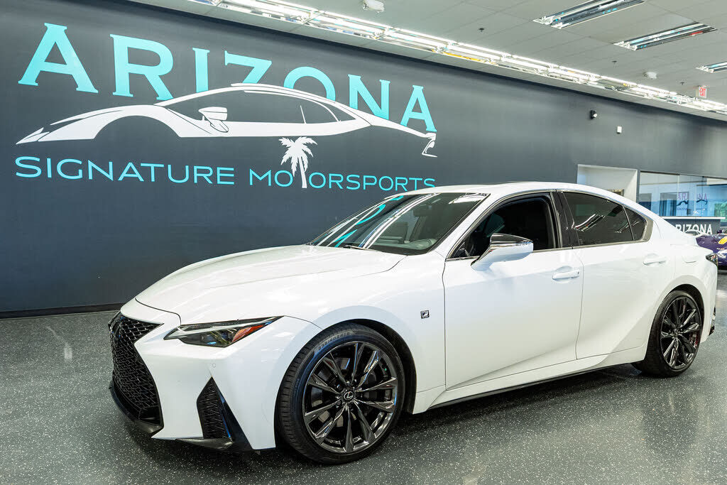 2024 LEXUS IS