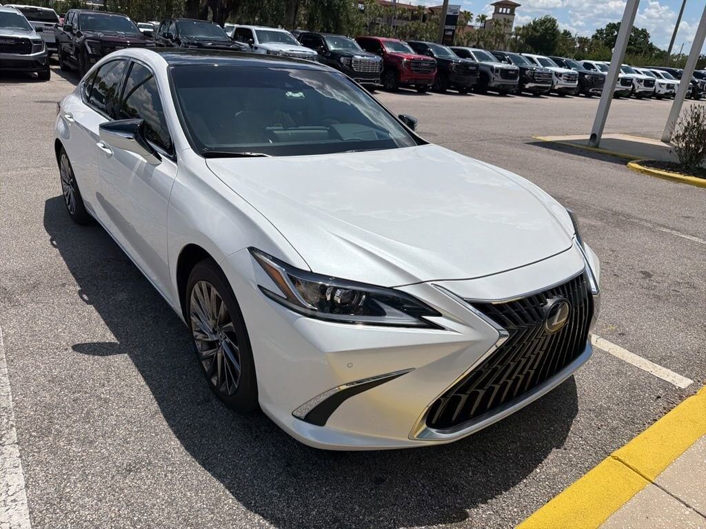 2024 LEXUS ES