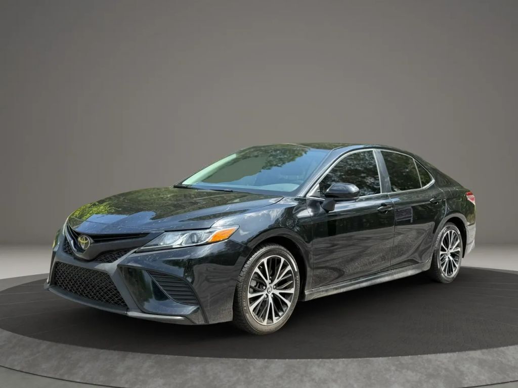 2020 TOYOTA Camry