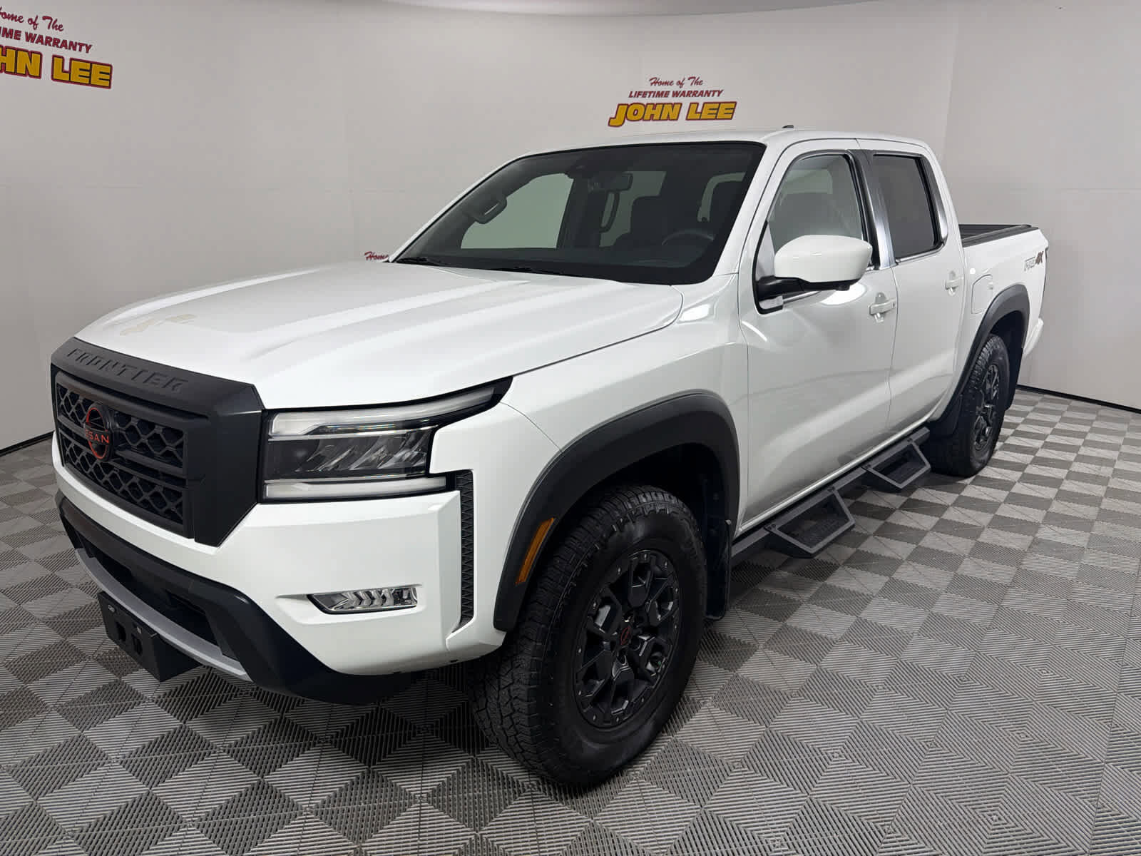 2023 NISSAN Frontier